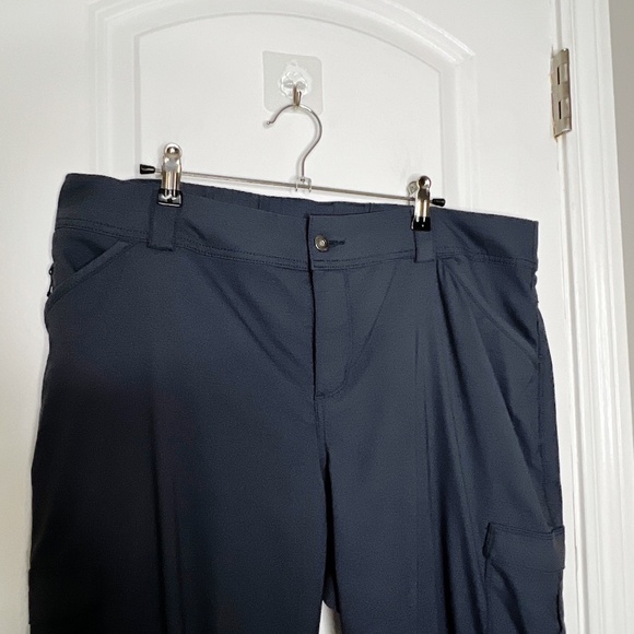 Duluth Dry on the Fly Bootcut Pants Convertible Size 16 x 31 Navy Blue Ink Cargo - Picture 8 of 13